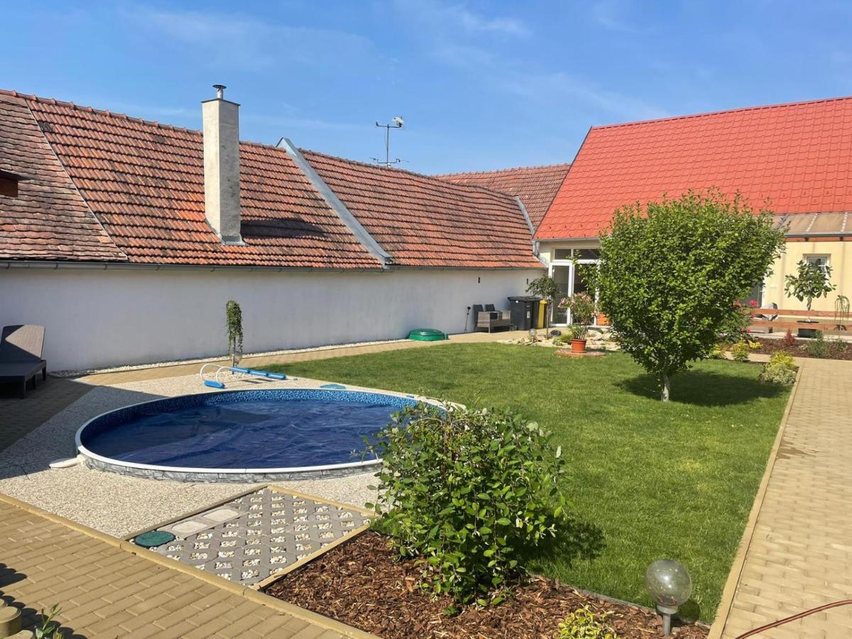 Apartmány u Pálavy Přítluky Exteriér fotografie
